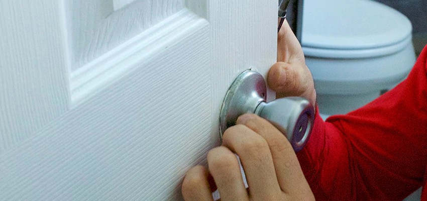 Vintage Door Knob Replacement in La Riviera, CA